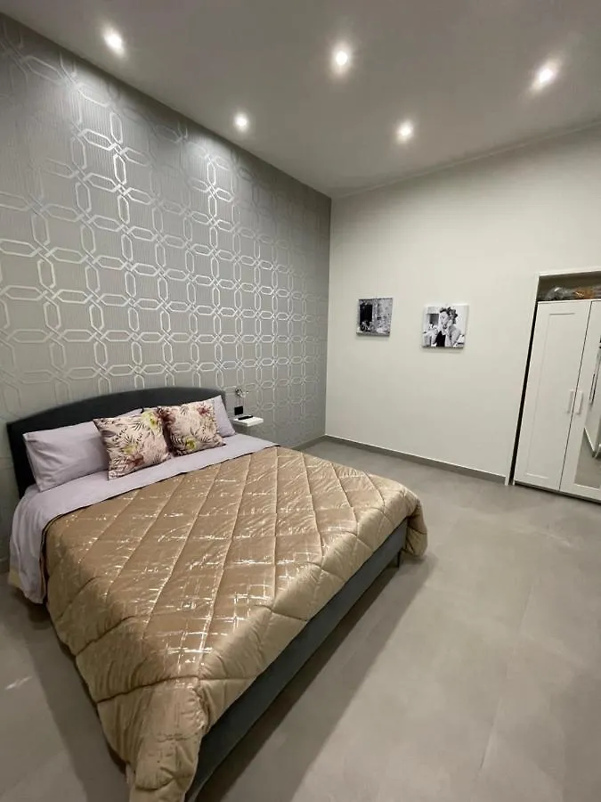 Casa Vacanza Carme Naples Apartment