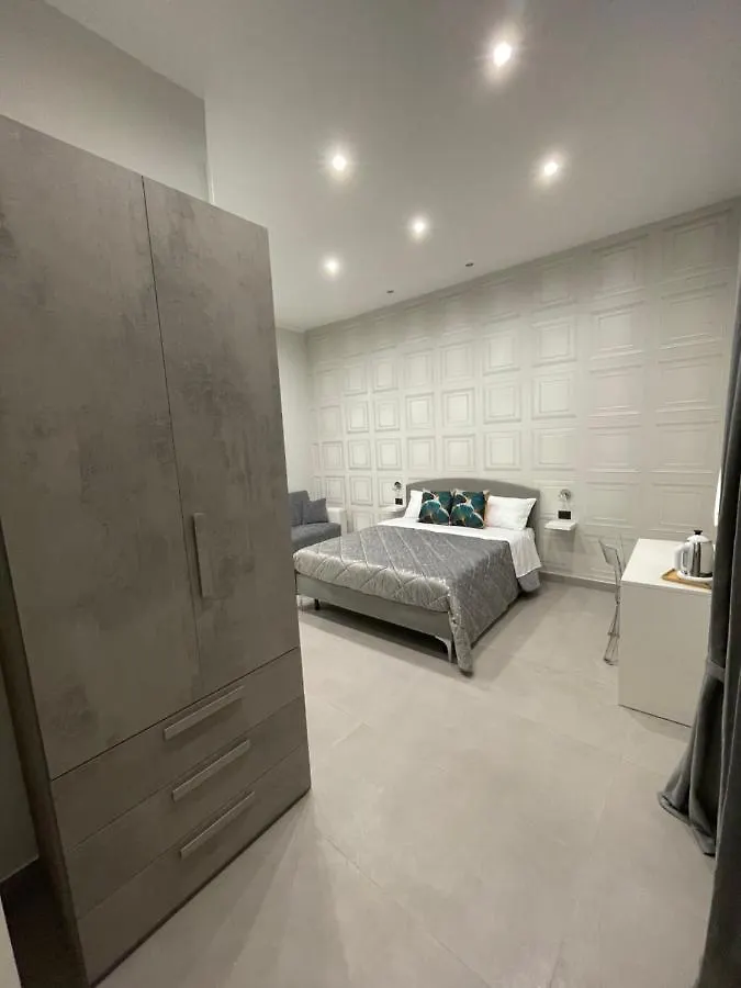 Casa Vacanza Carme Naples Apartment